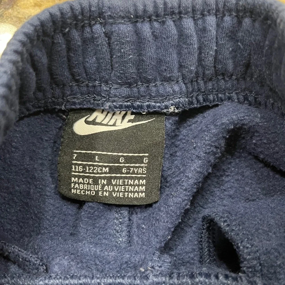 Nike Boys Navy Blue Club Fleece Joggers Sweatpants Size 7 6-7Yrs Sportswear